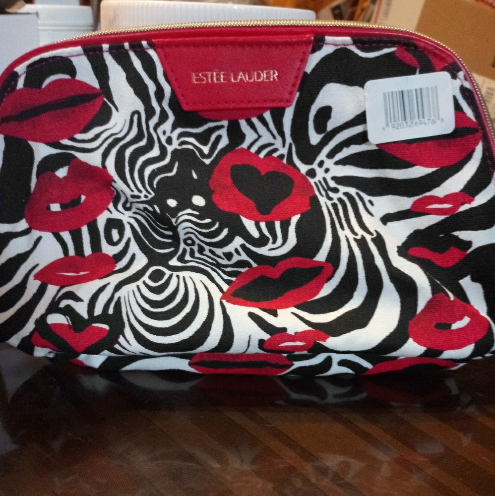 Estèe Lauder makeup bag